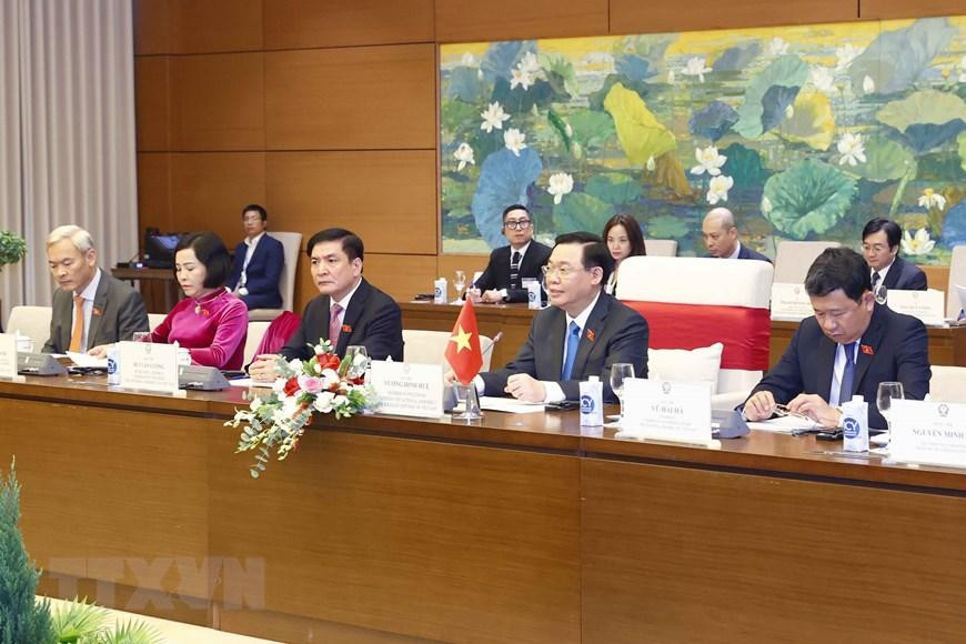 Chủ tịch Quốc hội Vương Đình Huệ hội đàm Chủ tịch Thượng viện Vương quốc Campuchia Samdech Say Chhum. (Ảnh: Doãn Tấn/TTXVN)