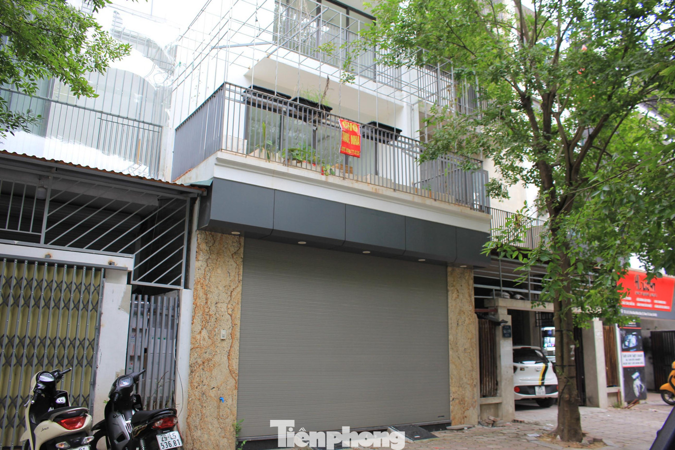 Hiện giá bán sơ cấp trung bình của thị trường biệt thự giảm 14% theo quý và giá liền kề giảm 9%, còn giá bán sơ cấp của shophouse tăng 5%.