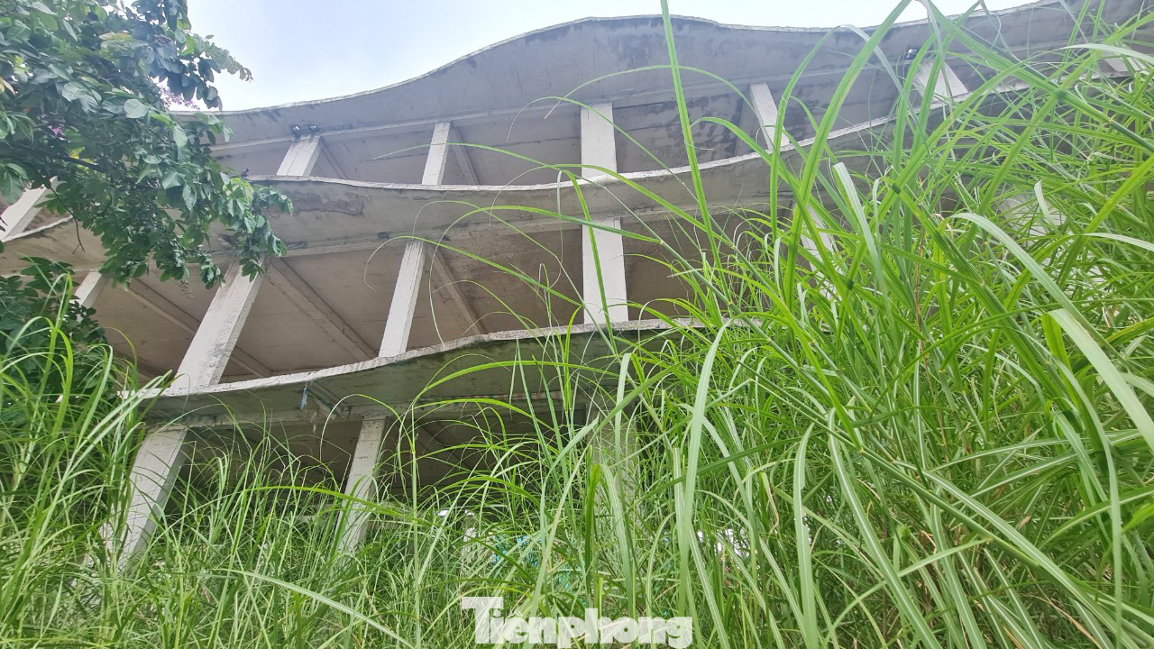 Được biết, khoảng 250 cư dân của dự án đã đóng 80 - 90% giá trị hợp đồng, thậm chí phải bỏ cả tiền “chênh” để được mua nhà tại đây nhưng vẫn ngậm ngùi vì không có nhà ở.