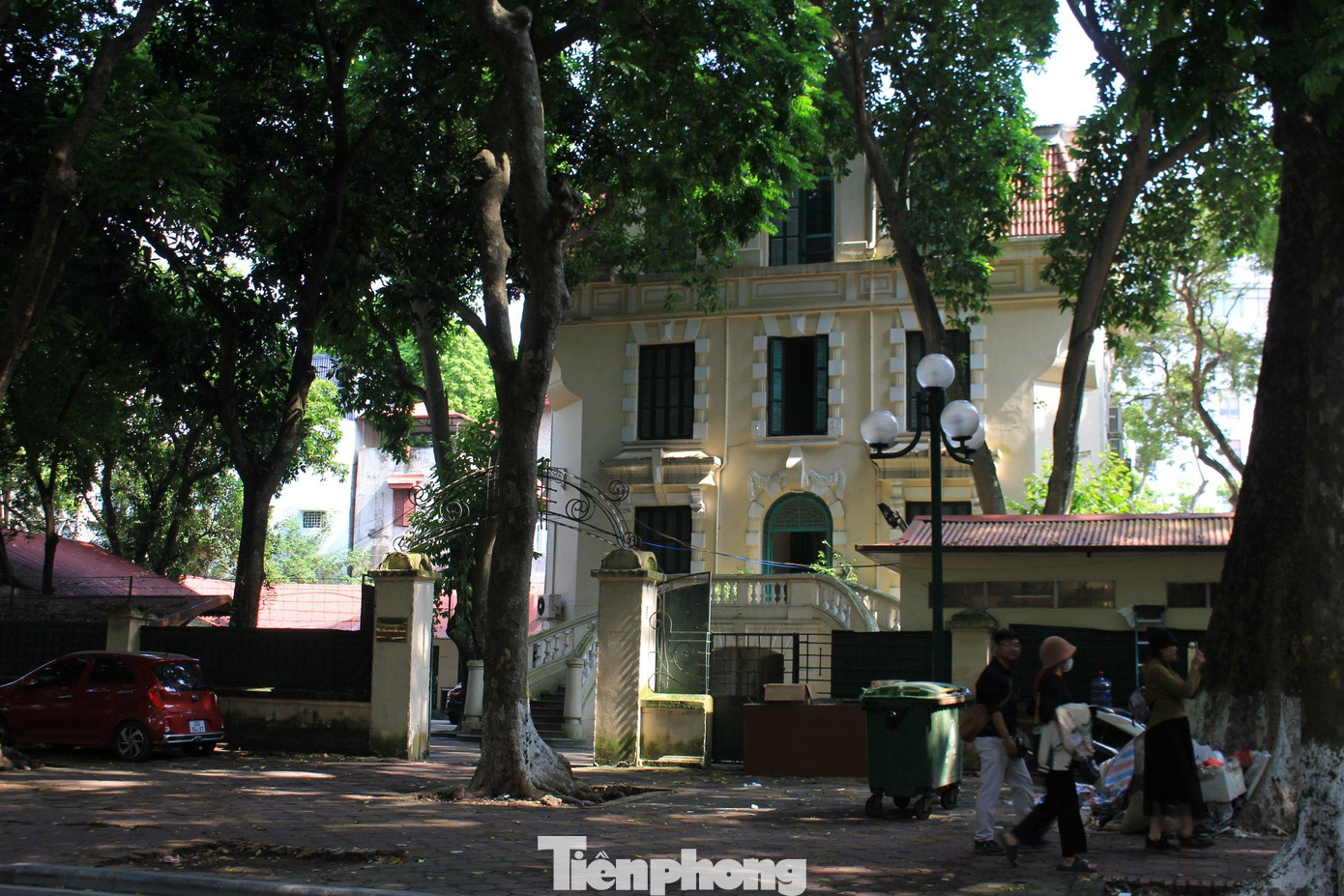 Sự đa dạng về phong cách kiến trúc biệt thự Pháp ở Hà Nội thể hiện đúng quy luật tiếp biến văn hóa trong phát triển của kiến trúc, đi từ nhập khẩu đến kết hợp và sau cùng là sáng tạo phong cách kiến trúc phù hợp với địa phương.