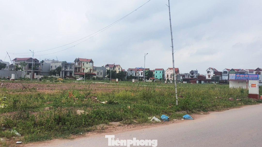 Hàng loạt dự án bất động sản với quy mô lớn trên địa bàn tỉnh Bắc Giang đã có văn bản thông báo diện tích đất ở, đủ điều kiện chuyển nhượng quyền sử dụng đất. Hàng loạt dự án bất động sản với quy mô lớn trên địa bàn tỉnh Bắc Giang đã có văn bản thông báo diện tích đất ở, đủ điều kiện chuyển nhượng quyền sử dụng đất.