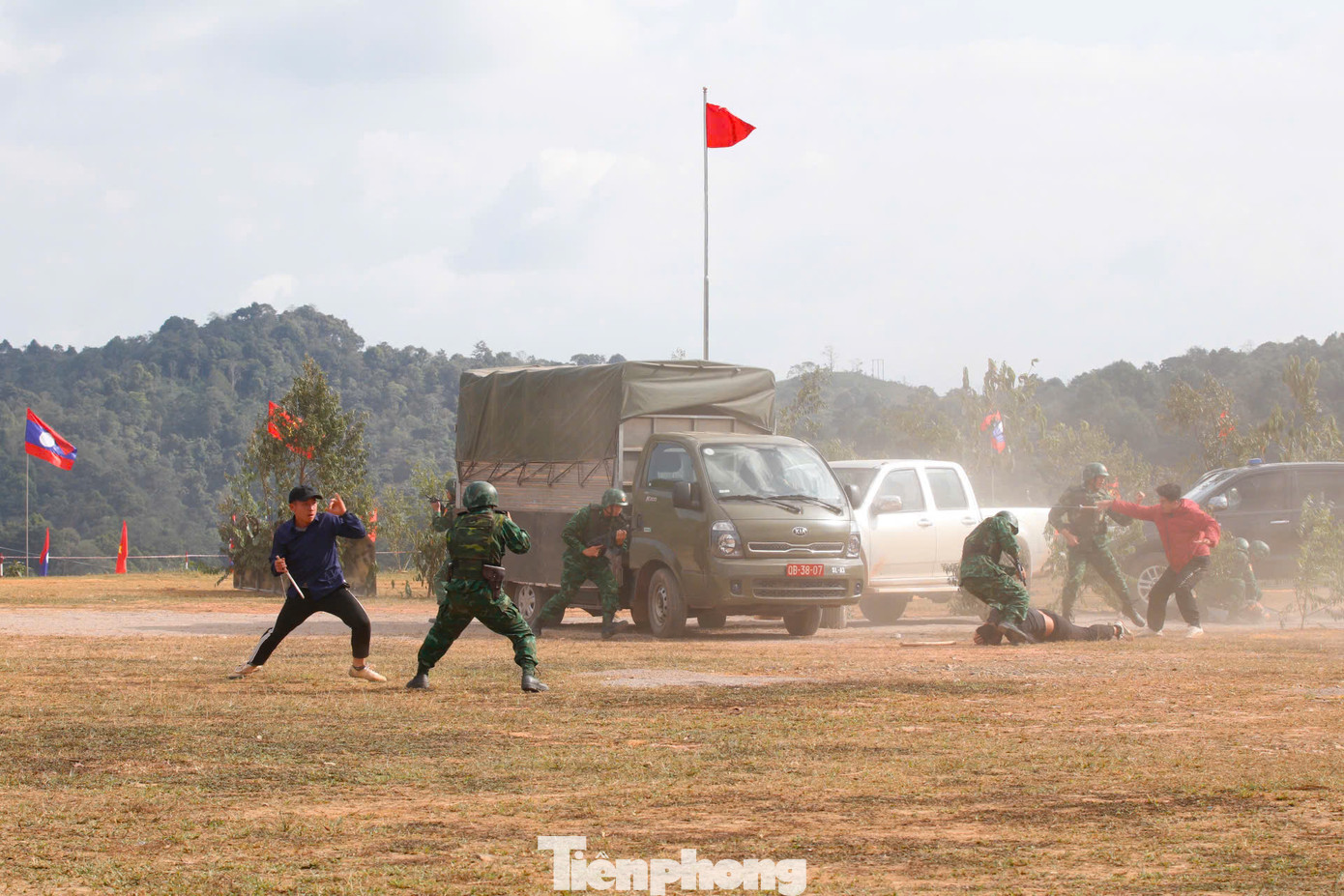 Một số tình huống trong diễn tập. Một số tình huống trong diễn tập.