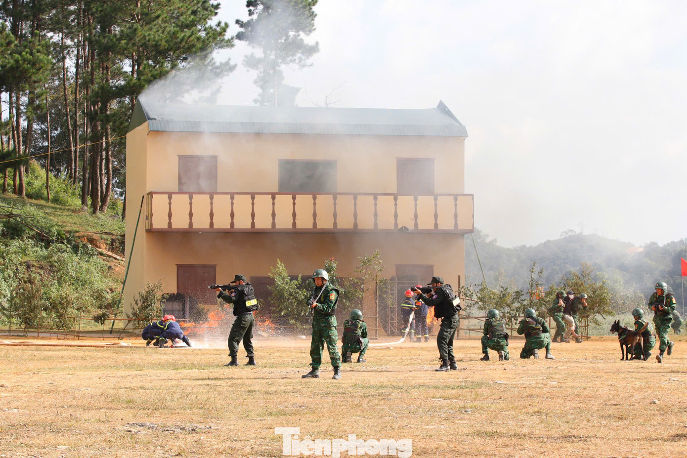 Một số tình huống trong diễn tập. Một số tình huống trong diễn tập.