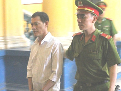 Hưng bị dẫn giải sau phiên tòa