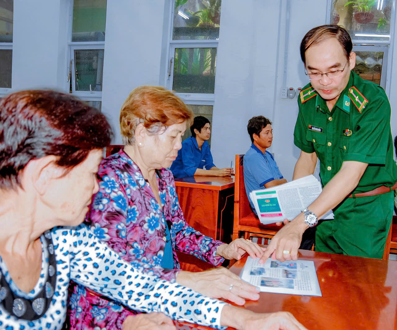 Tuyên truyền, phổ biến cho ngư dân các quy định pháp luật chống khai thác IUU.