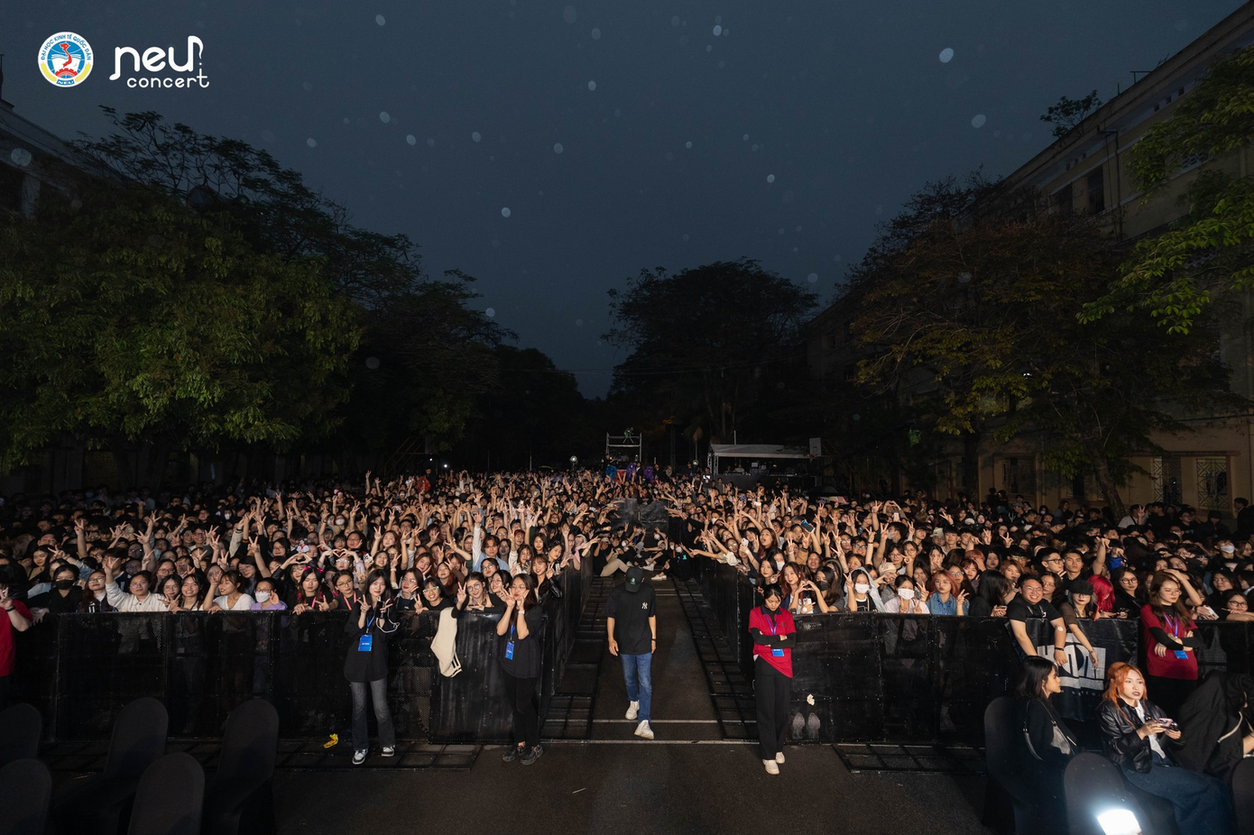 Sức nóng của NEU Concert đã thu hút hơn 10000 người tham gia