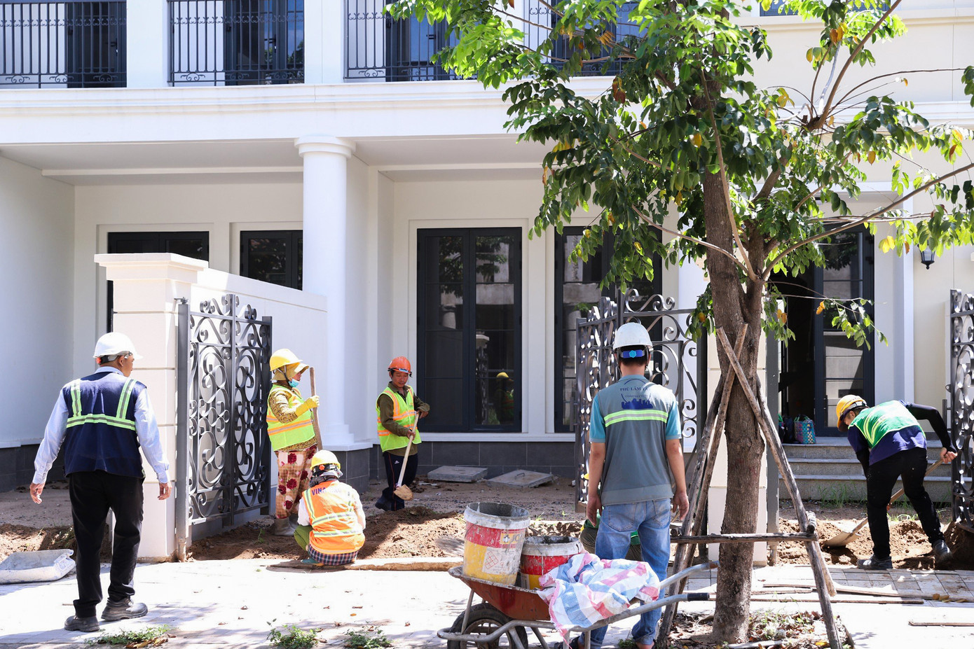 Công tác thi công tại Aqua City đang được đẩy nhanh tiến độ, liên tục bàn giao cho cư dân. Công tác thi công tại Aqua City đang được đẩy nhanh tiến độ, liên tục bàn giao cho cư dân.