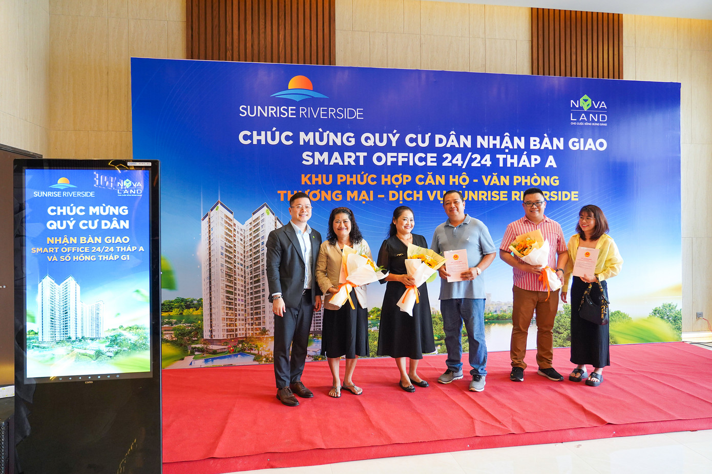 Cư dân Sunrise Riverside phấn khởi nhận bàn giao Smart Office và sổ hồng trong quý 3/2024. Cư dân Sunrise Riverside phấn khởi nhận bàn giao Smart Office và sổ hồng trong quý 3/2024.