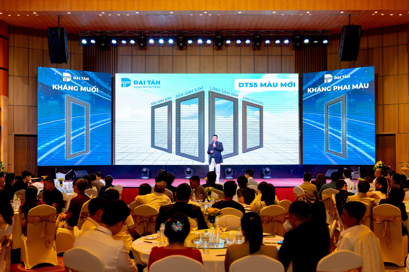 Đại Tân linh hoạt cập nhật các xu hướng để đa dạng hóa sản phẩm, mẫu mã và màu sắc Đại Tân linh hoạt cập nhật các xu hướng để đa dạng hóa sản phẩm, mẫu mã và màu sắc