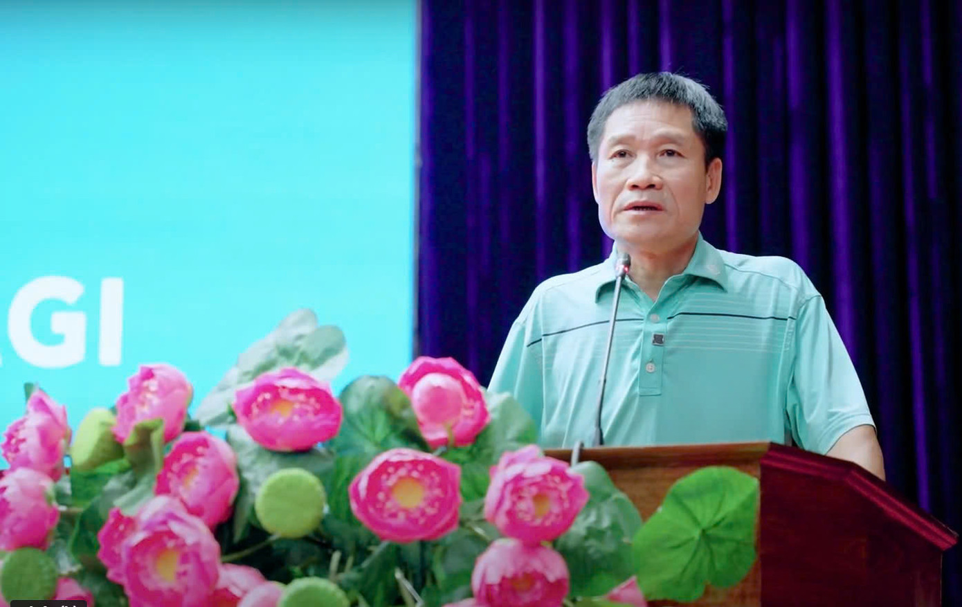 Ông Tạ Tuấn Quang, nguyên Thành viên HĐQT Tập đoàn Hòa Phát kiêm Giám đốc Công ty Điện lạnh Hòa Phát phát biểu tại huyện Bắc Hà Ông Tạ Tuấn Quang, nguyên Thành viên HĐQT Tập đoàn Hòa Phát kiêm Giám đốc Công ty Điện lạnh Hòa Phát phát biểu tại huyện Bắc Hà