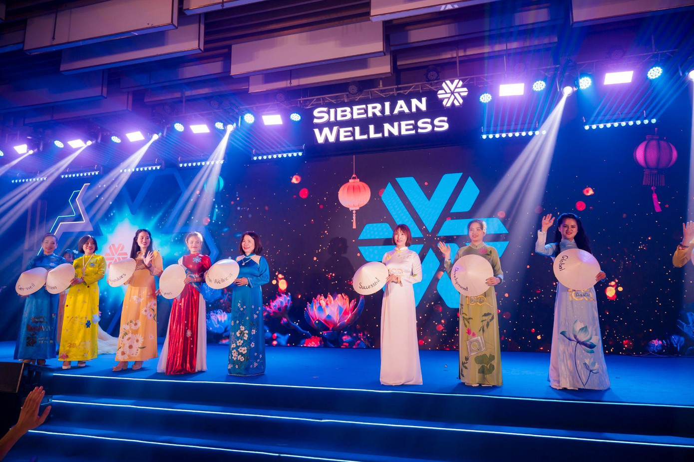 Những ý tưởng độc đáo được Gen Well thể hiện trên tà áo dài