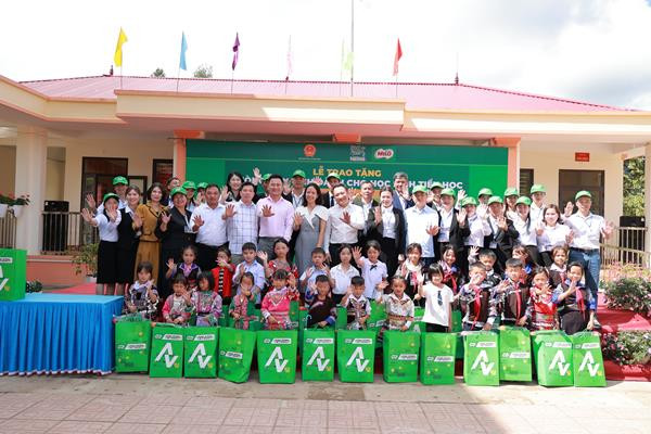 Lễ bàn giao phòng máy tính tại điểm trường Púng Luông Lễ bàn giao phòng máy tính tại điểm trường Púng Luông