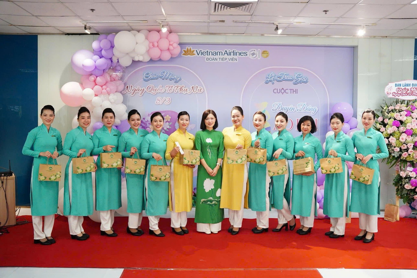 Sản phẩm của Hoa Linh được Công đoàn Đoàn Tiếp viên - VietnamAirlines tin tưởng lựa chọn làm quà tặng nhân dịp 20/10 và 8/3 Sản phẩm của Hoa Linh được Công đoàn Đoàn Tiếp viên - VietnamAirlines tin tưởng lựa chọn làm quà tặng nhân dịp 20/10 và 8/3