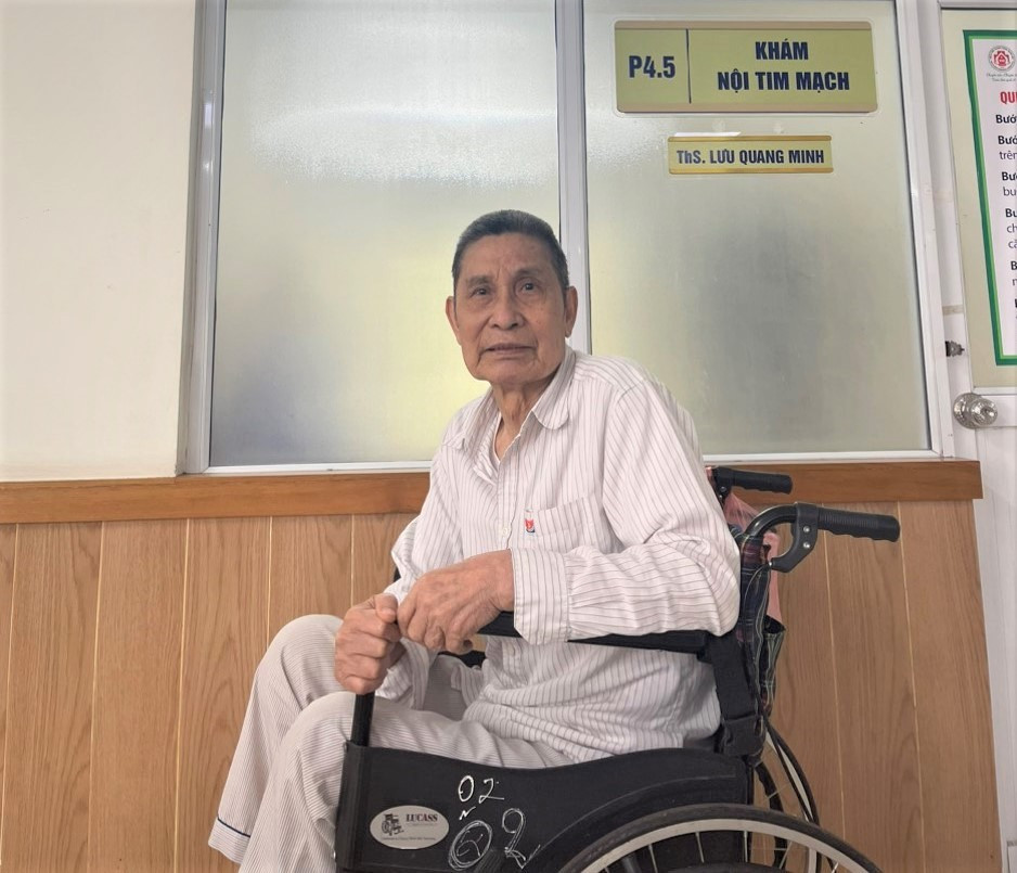 Sức khỏe bố chị Hiền rất yếu sau 5 lần mổ và 2 lần đột quỵ