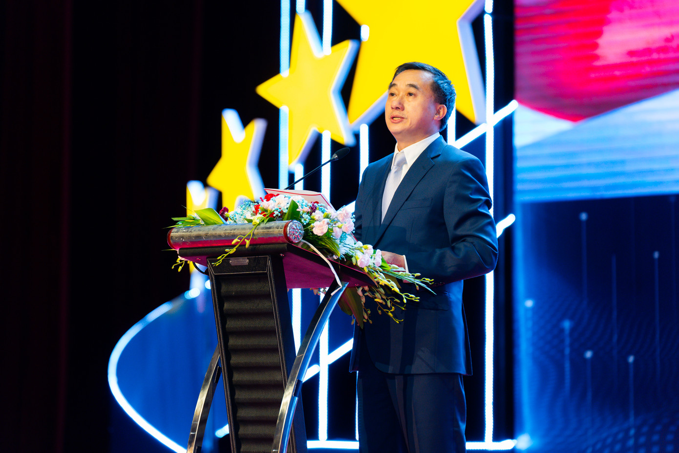 Thứ trưởng Bộ Y tế Trần Văn Thuấn phát biểu tại lễ tốt nghiệp Thứ trưởng Bộ Y tế Trần Văn Thuấn phát biểu tại lễ tốt nghiệp