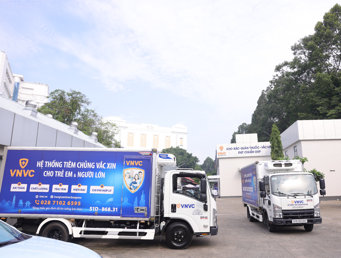 Hệ thống xe lạnh tại VNVC đạt chuẩn GSP được ví như “kho lạnh di động” sẵn sàng cung ứng vắc xin zona thần kinh đảm bảo an toàn, chất lượng. Ảnh: Tuyết Mai