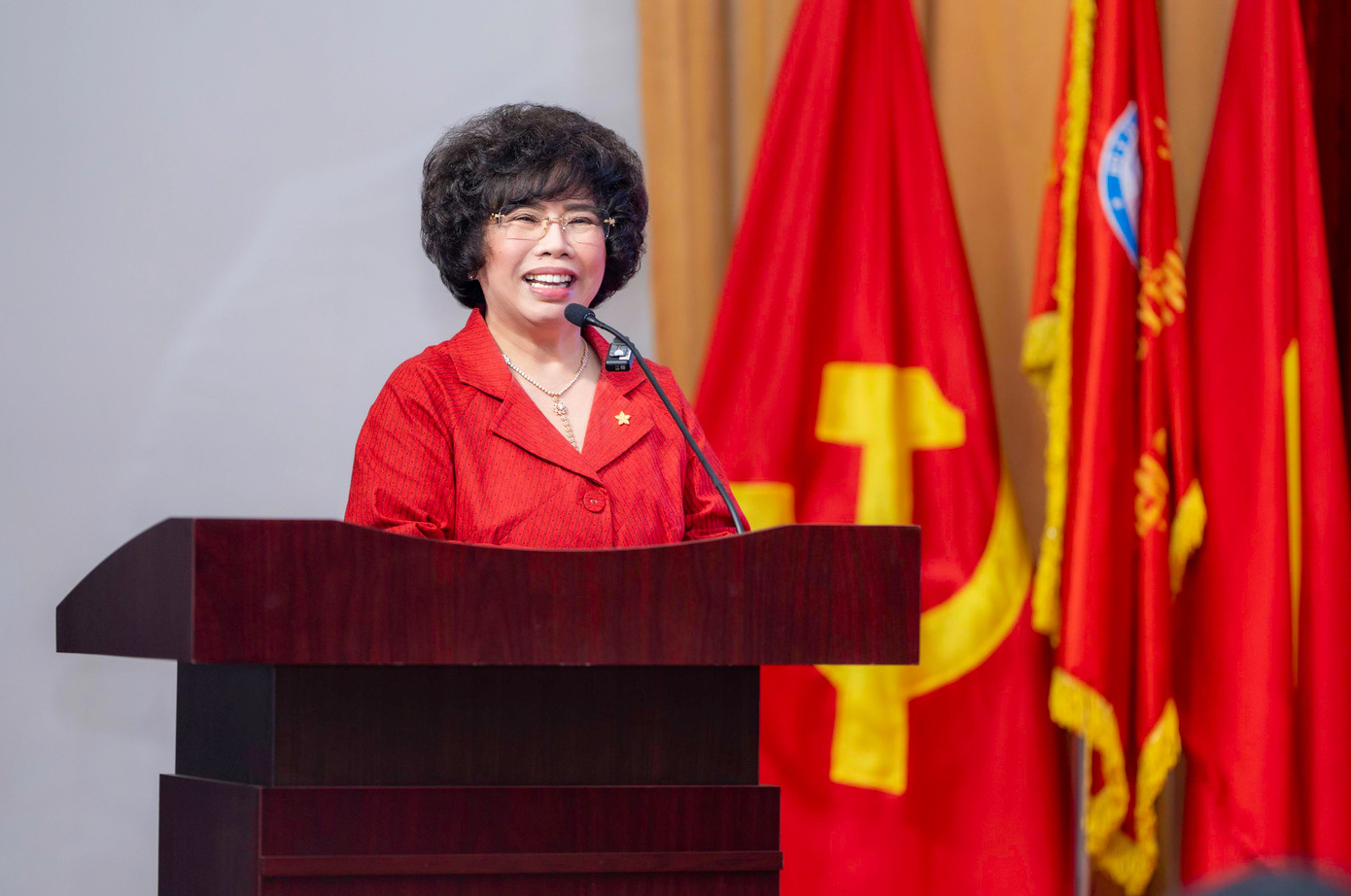 Anh hùng Lao động Thái Hương phát biểu tại sự kiện