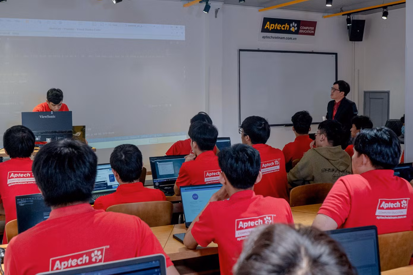 Tại Aptech, các bạn sẽ được tiếp cận với các dự án thực tế ngay từ khi đang học