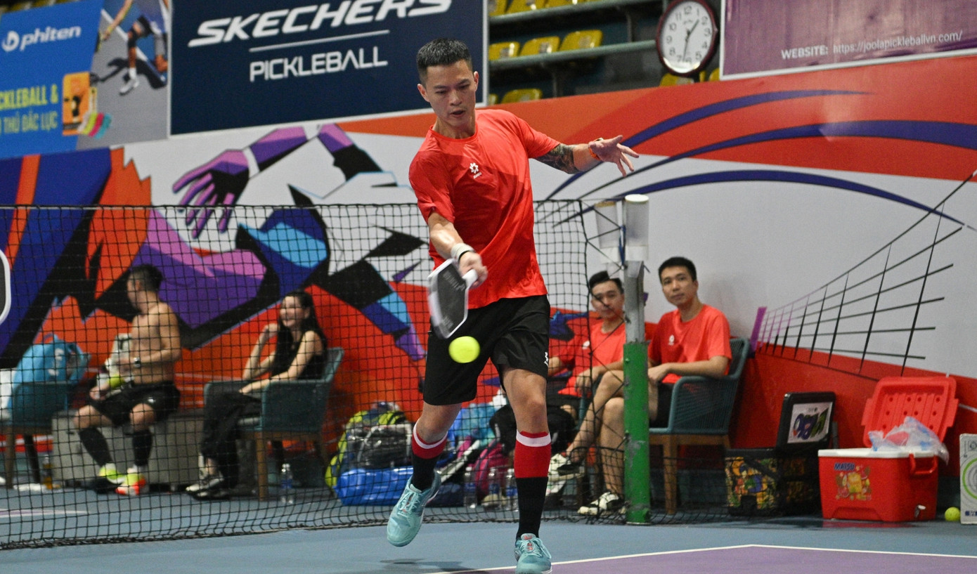 Tay vợt giàu kinh nghiệm Thắng “Bò” đang khoác áo CLB Công An Nhân Dân ở giải đấu này