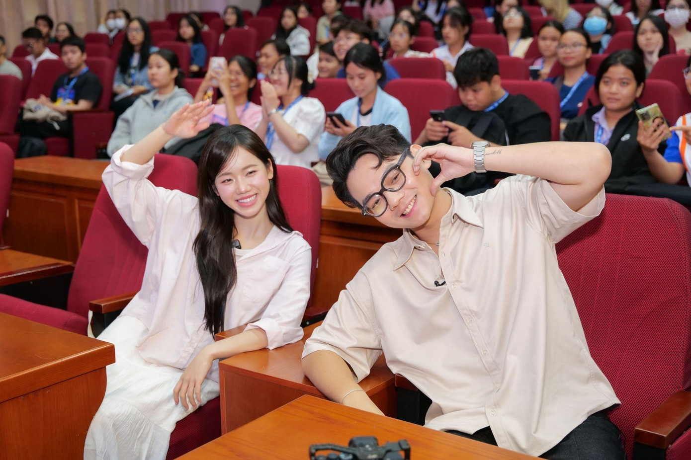 Meichan và Nam Khánh cũng có những chia sẻ bổ ích trong workshop Meichan và Nam Khánh cũng có những chia sẻ bổ ích trong workshop