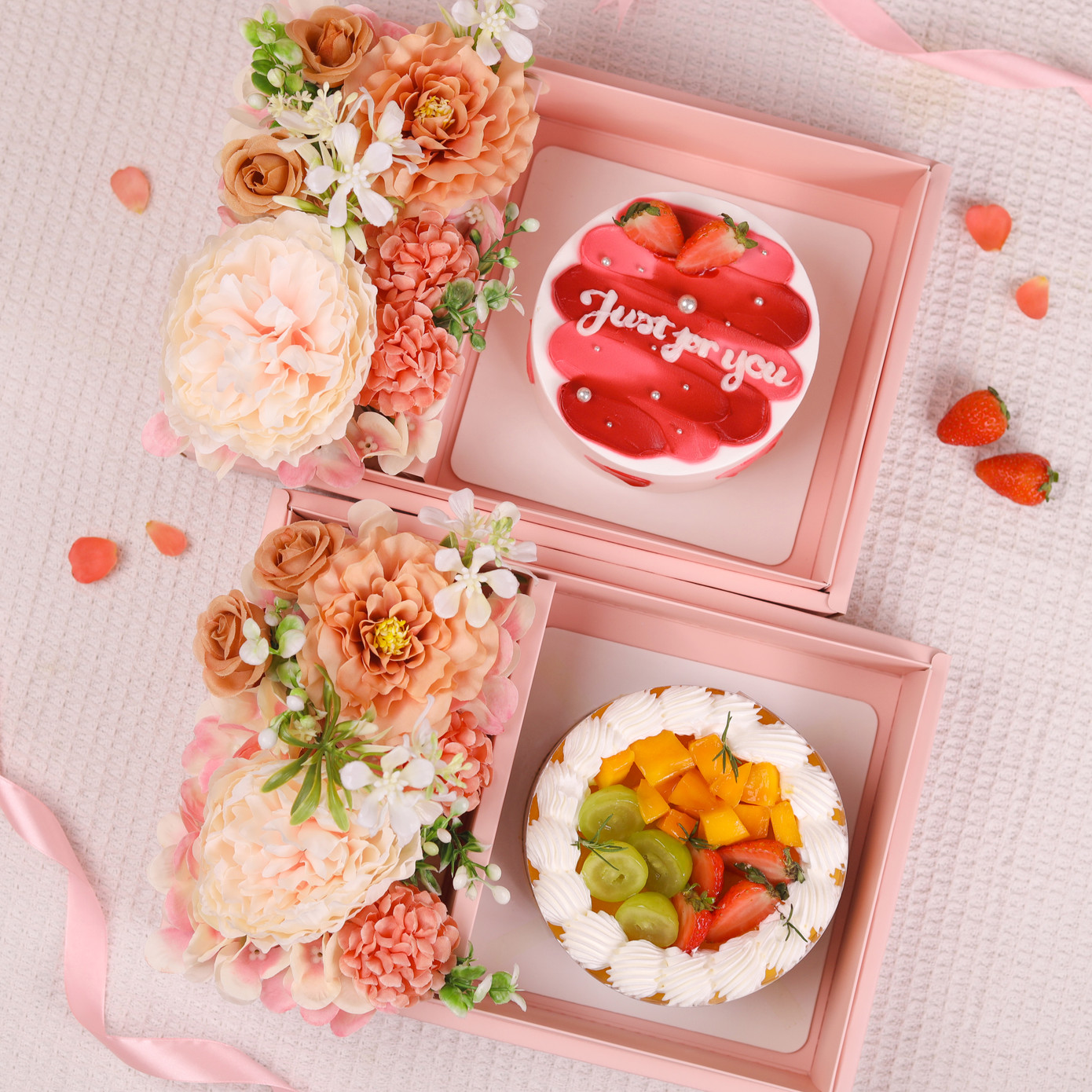 Với 3 lựa chọn: Bánh phủ kem dâu ngọt ngào, Bánh mousse xoài và tiramisu phủ hoa quả tươi mát, Savor Cake tạo nên món quà hoàn hảo chỉ trong 1 giờ