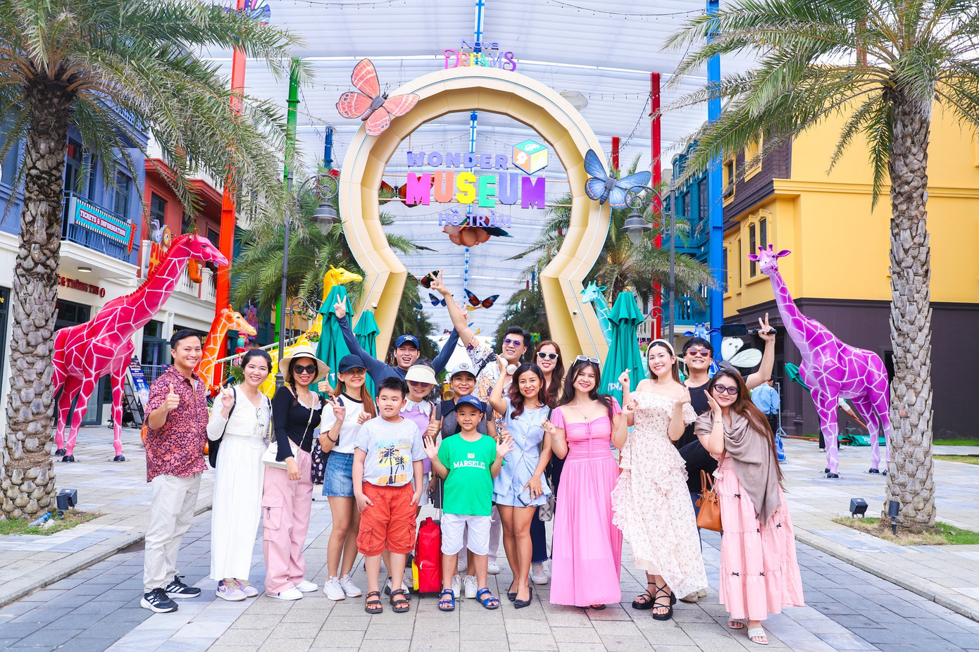 Cường Ivan cùng bạn bè và gia đình trải nghiệm Bảo tàng thế giới check – in Wonder Museum thuộc phân kỳ Wonderland – NovaWorld Ho Tram