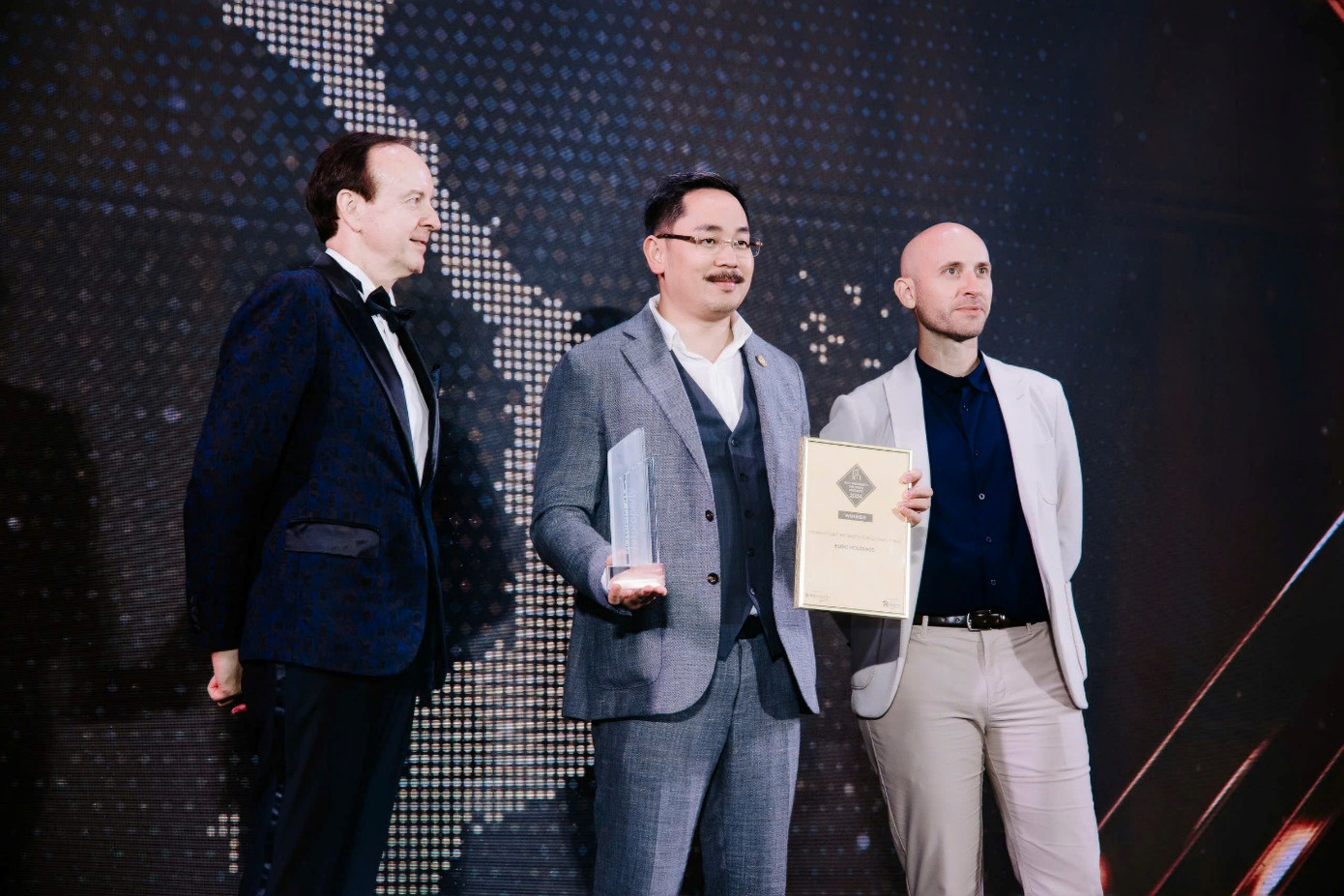 Euro Holdings chiến thắng giải thưởng “Vietnam’s Best Property Consultancy Firms” Euro Holdings chiến thắng giải thưởng “Vietnam’s Best Property Consultancy Firms”