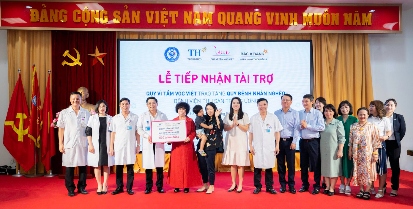 Lễ tiếp nhận tài trợ 500 triệu đồng từ Quỹ Vì Tầm Vóc Việt