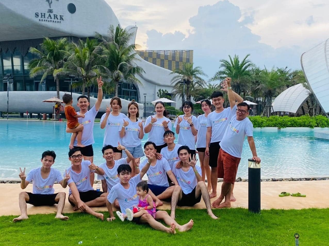 Du khách đến du lịch, vui chơi giải trí tại NovaWord Ho Tram