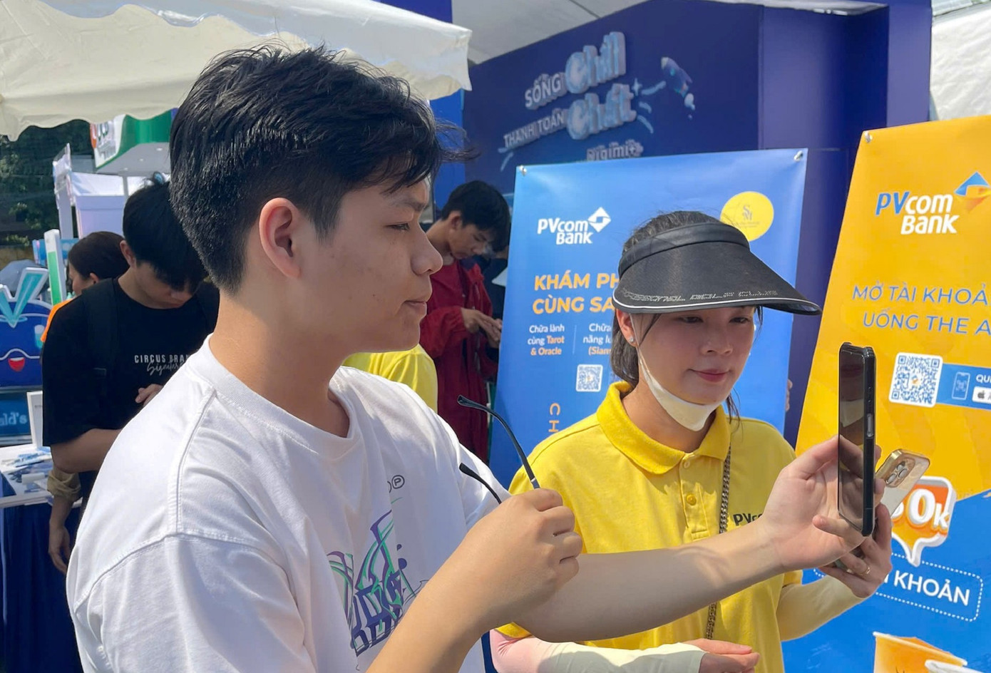 Giới trẻ thích thú với trải nghiệm công nghệ thanh toán mới Giới trẻ thích thú với trải nghiệm công nghệ thanh toán mới