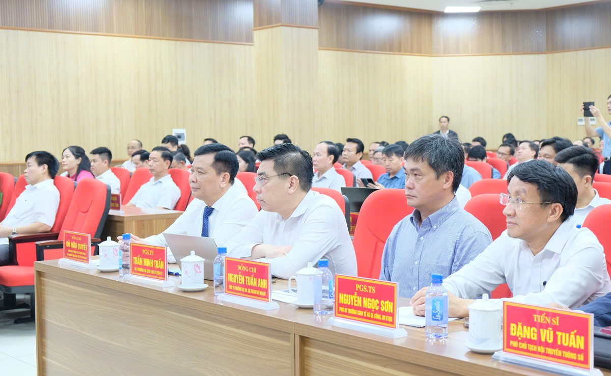 Các đại biểu tham dự hội thảo Các đại biểu tham dự hội thảo