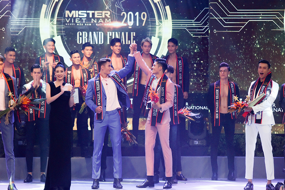 Hà Kiều Anh, Trương Ngọc Ánh đọ nhan sắc không tuổi với váy cắt xẻ quyến rũ ảnh 14