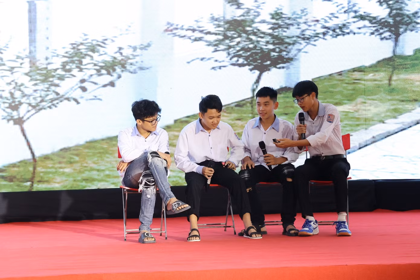 'Nói không với thuốc lá, thuốc lá điện tử và chất gây nghiện mới' ảnh 45