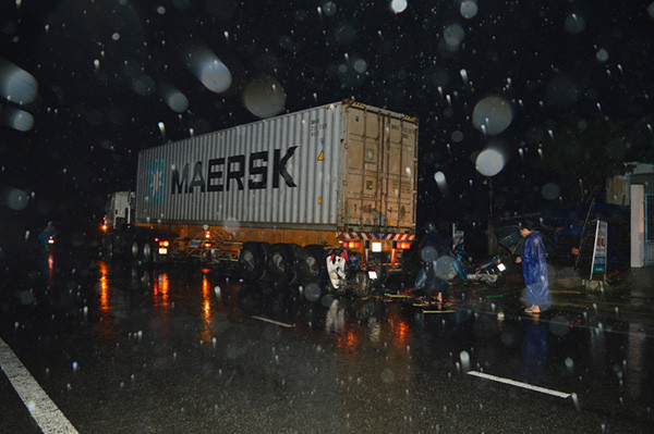 BẢN TIN ATGT: Đâm vào đuôi container, 4 học sinh thương vong ảnh 2