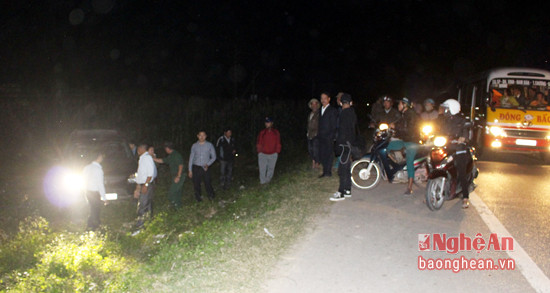 BẢN TIN ATGT: Đâm vào đuôi container, 4 học sinh thương vong ảnh 4