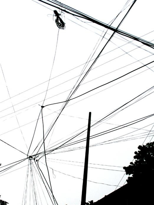 Dây điện như mạng nhện