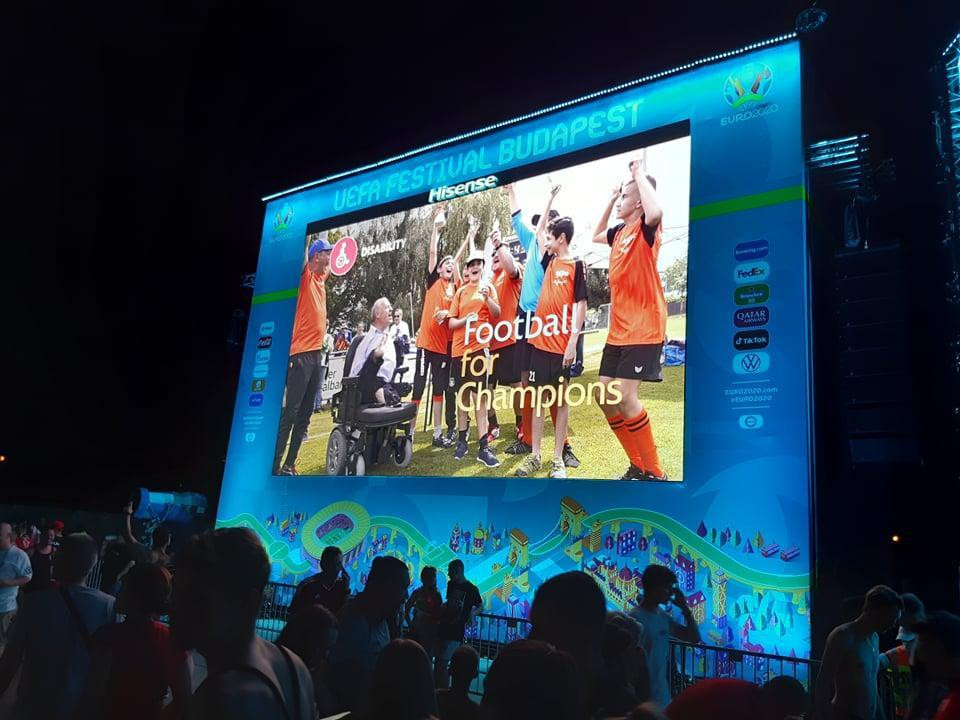 CĐV Hungary tập trung theo dõi trận Hungary-Đức tại Fanzone Budapest CĐV Hungary tập trung theo dõi trận Hungary-Đức tại Fanzone Budapest