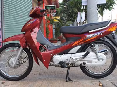 Một chiếc xe Honda Future từ năm 2002 đang được rao bán với giá “trên trời” đang khiến giới yêu xe xốn xang 