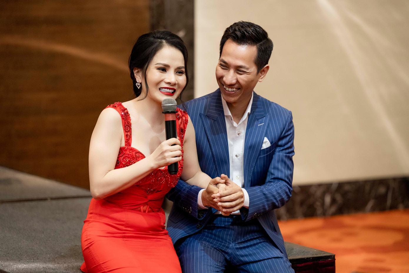 Thành Lê thân thiết với bạn học Lê Anh Dũng- người song ca với cô 2 bài trong album mới- Ảnh: NVCC Thành Lê thân thiết với bạn học Lê Anh Dũng- người song ca với cô 2 bài trong album mới- Ảnh: NVCC