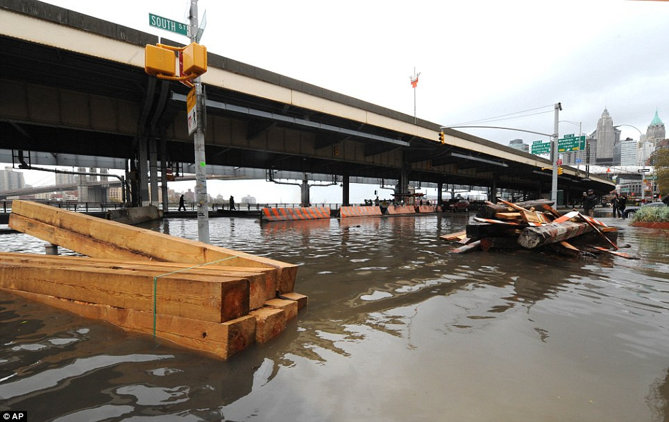 Đường sá, cầu cống hư hại nghiêm trọng