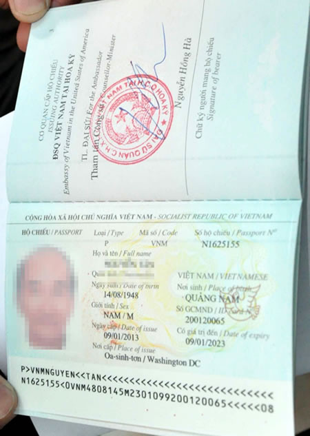 Hộ chiếu do Dung làm cho ông T. từ bên Mỹ dù ông đang ở Đà Nẵng