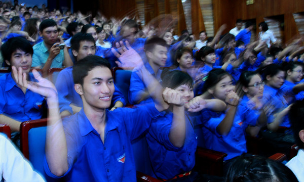 Đây là năm thứ 10, T.Ư Đoàn tổ chức trao giải thưởng Trần Văn Ơn và là năm thứ 3 trao danh hiệu “Học sinh 3 rèn luyện” cho học sinh đang học tập tại các trường trung cấp chuyên nghiệp và dạy nghề