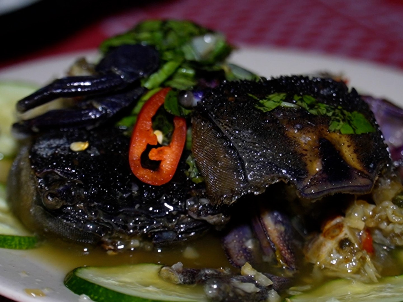 Trải qua hàng trăm năm, nghề bắt ba khía và muối ba khía trở thành sinh kế của biết bao người vùng Đất Mũi. Từ năm 2019, nghề muối ba khía ở huyện Ngọc Hiển (Cà mau) được công nhận di sản văn hóa phi vật thể cấp quốc gia. Hiện nay, tỉnh Cà Mau có hơn 400 hộ dân với hơn 1.200 lao động trực tiếp tham gia bắt, nuôi và sản xuất ba khía muối. Sản phẩm ba khía muối không chỉ được cộng đồng trong vùng ưa chuộng, còn được xuất khẩu sang Campuchia, Thái Lan.