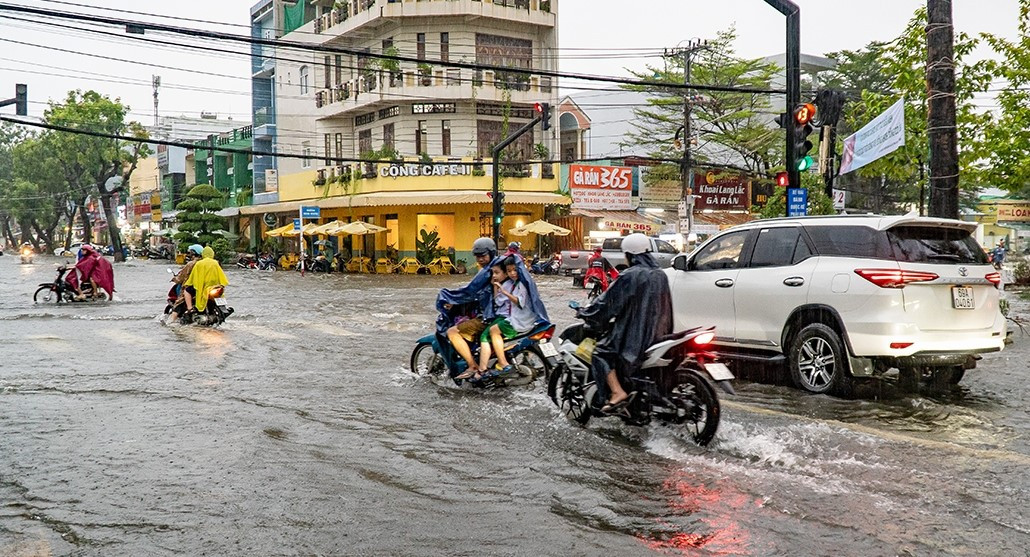 Dự án được triển khai trong thời gian tới sẽ khắc phục tình trạng ngập úng trên địa bàn TP. Cà Mau, đặc biệt là vào mùa mưa và triều cường. Ảnh chụp tháng 10/2023. Dự án được triển khai trong thời gian tới sẽ khắc phục tình trạng ngập úng trên địa bàn TP. Cà Mau, đặc biệt là vào mùa mưa và triều cường. Ảnh chụp tháng 10/2023.