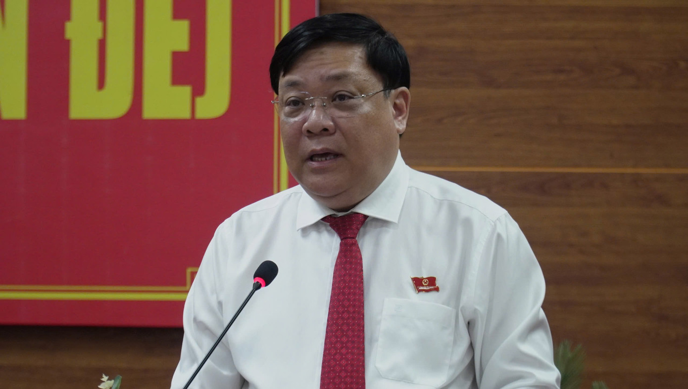 Tân Chủ tịch UBND tỉnh Cà Mau - Phạm Thành Ngại phát biểu nhận nhiệm vụ. Tân Chủ tịch UBND tỉnh Cà Mau - Phạm Thành Ngại phát biểu nhận nhiệm vụ.