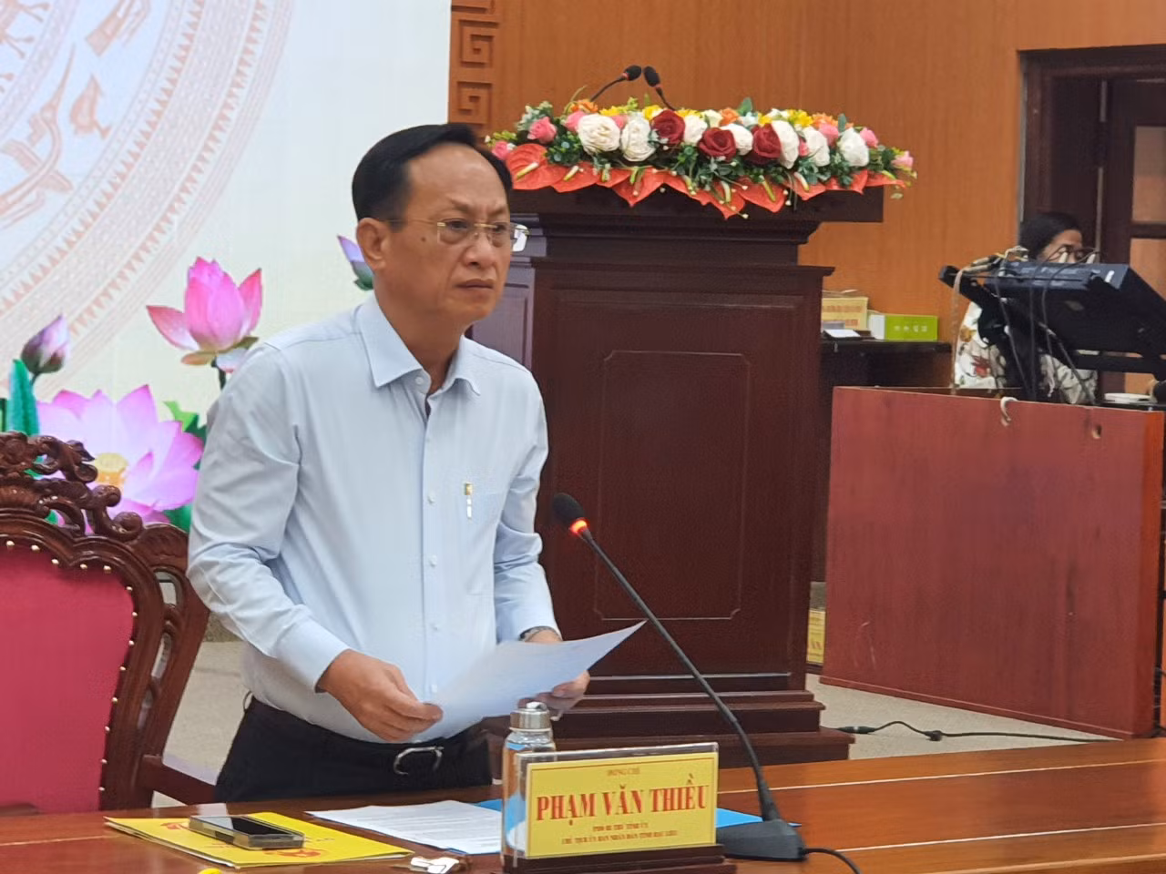Ông Phạm Văn Thiều - Chủ tịch UBND tỉnh Bạc Liêu phát biểu chỉ đạo cuộc họp.