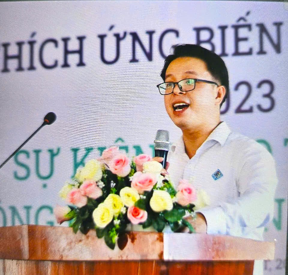 TS. Lê Trần Thanh Liêm - Cán bộ điều phối Đề tài Thích ứng Biến đổi khí hậu tại Cà Mau TS. Lê Trần Thanh Liêm - Cán bộ điều phối Đề tài Thích ứng Biến đổi khí hậu tại Cà Mau