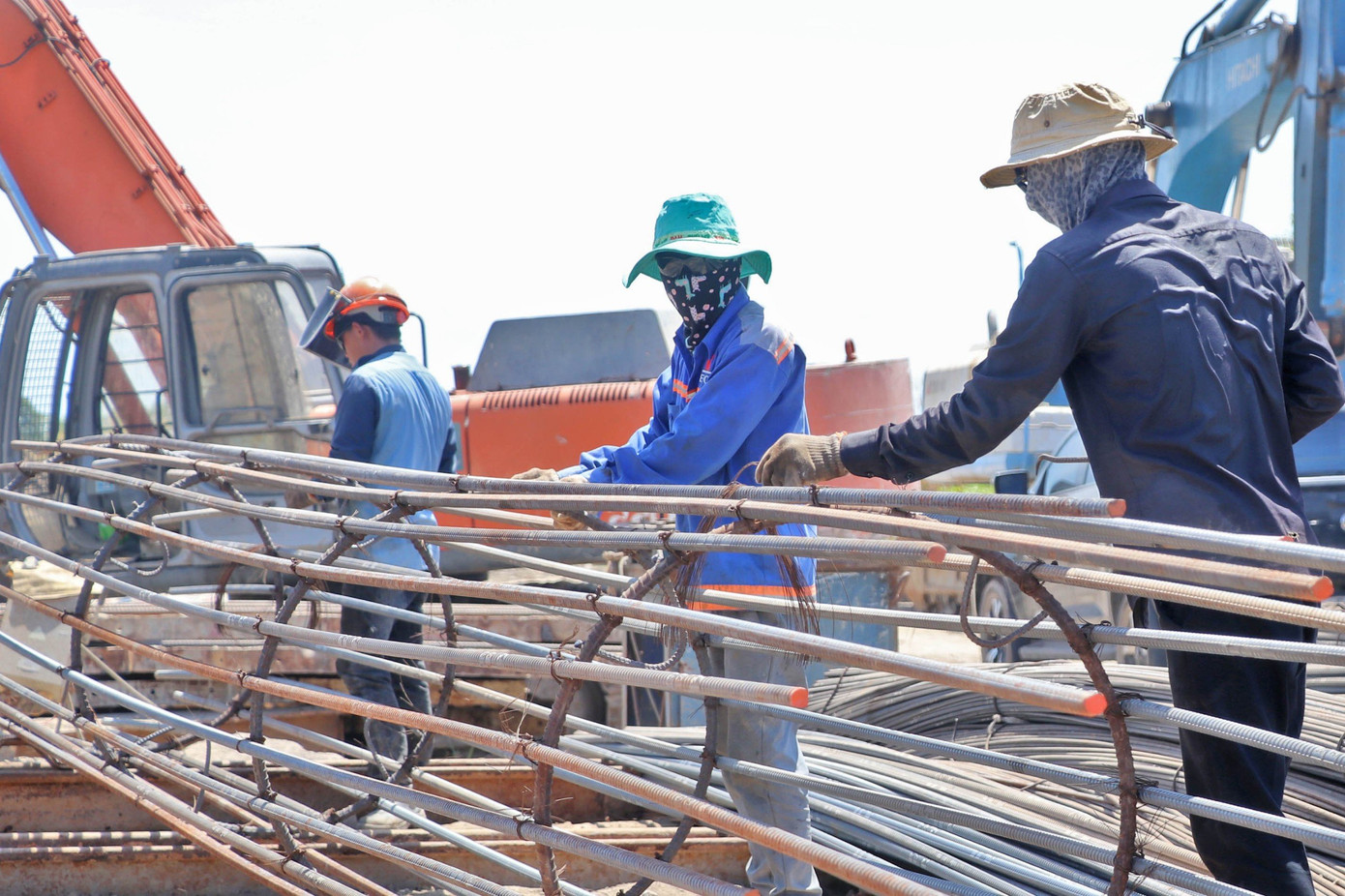 UBND tỉnh Cà Mau cho rằng, với khối lượng, công suất khai thác mỏ như hiện nay, tiến độ dự án đến hết năm 2025 sẽ chậm khoảng 5-6 tháng so với tiến độ được duyệt.