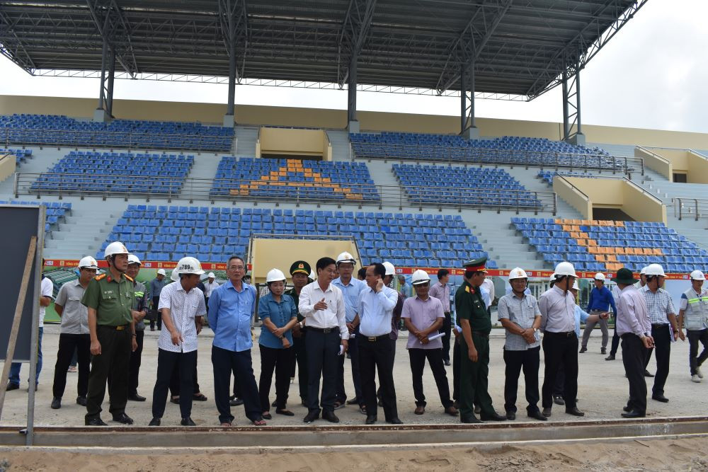 Lãnh đạo tỉnh Bạc Liêu kiểm tra dự án xây dựng sân vận động tỉnh tại phường 2, TP. Bạc Liêu. Lãnh đạo tỉnh Bạc Liêu kiểm tra dự án xây dựng sân vận động tỉnh tại phường 2, TP. Bạc Liêu.