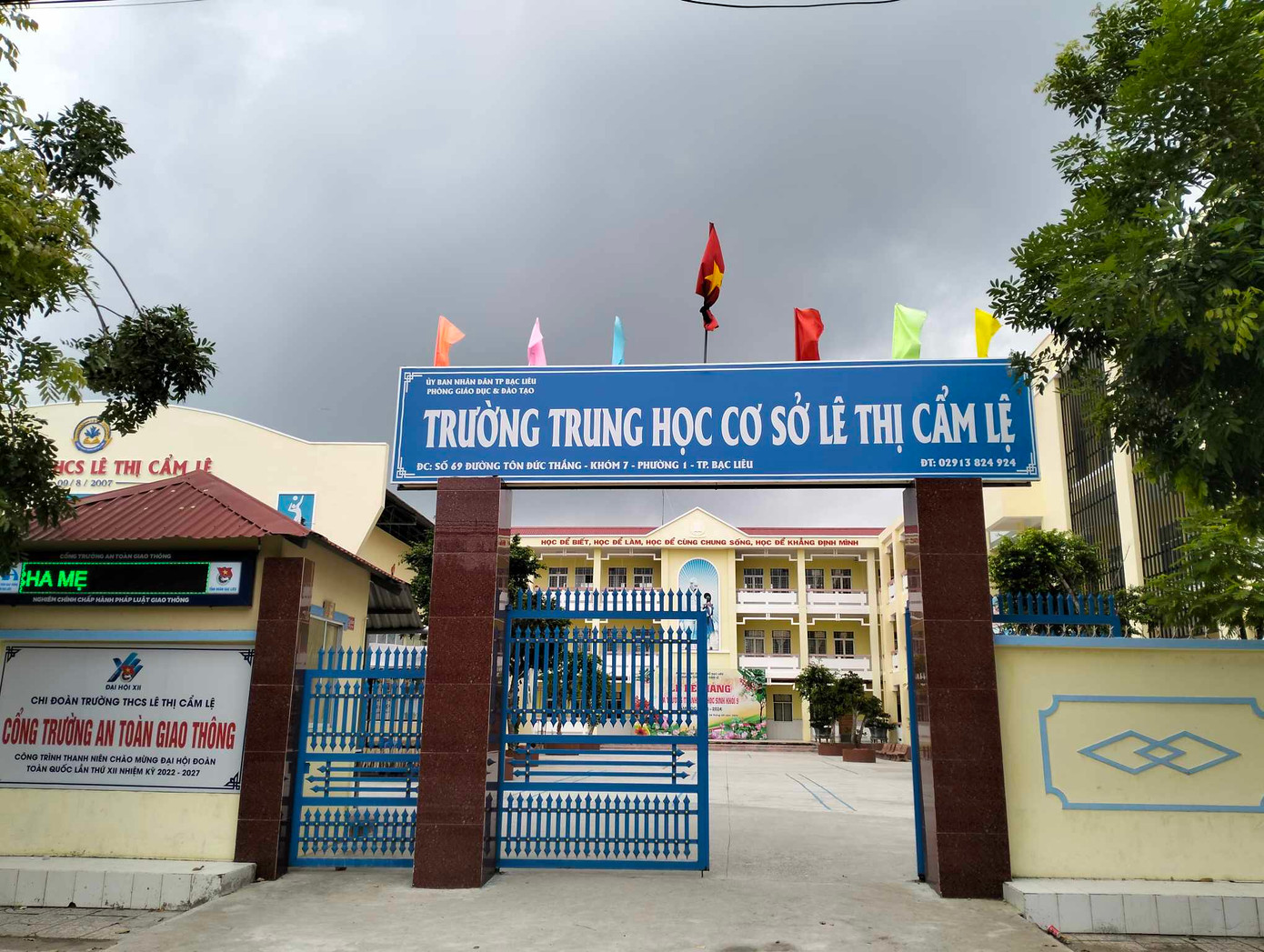 Trường THCS Lê Thị Cẩm Lệ ( phường 1, TP. Bạc Liêu). Trường THCS Lê Thị Cẩm Lệ ( phường 1, TP. Bạc Liêu).